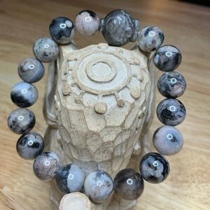 🐡Black Flower Agate 11mm with Silver Obsidian Fish